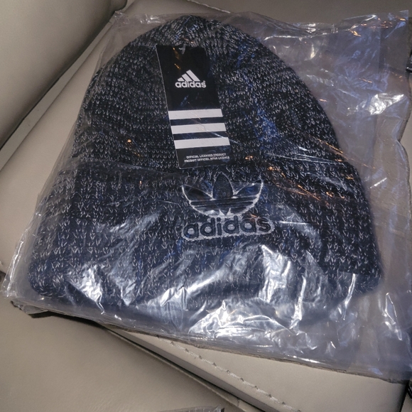 WINTER HATS - Picture 7 of 16